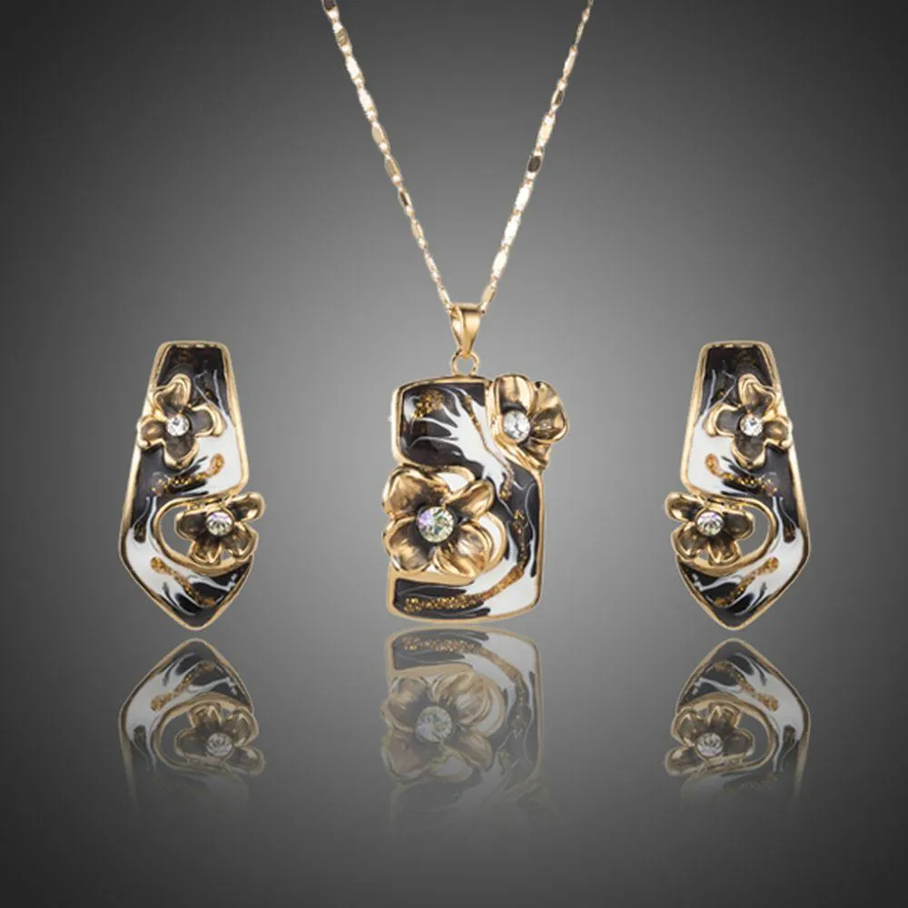 Artistic Black Stud Earrings and Pendant Necklace Set