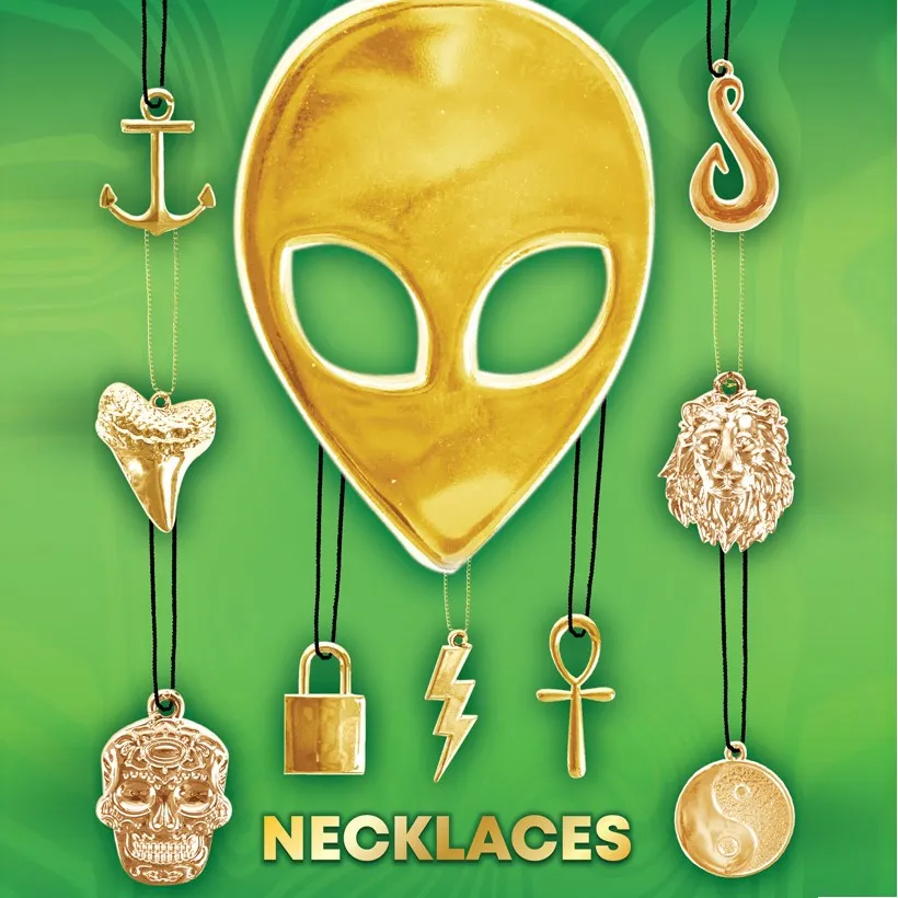 Bold Gold Jewelry Collection in 2" Capsules