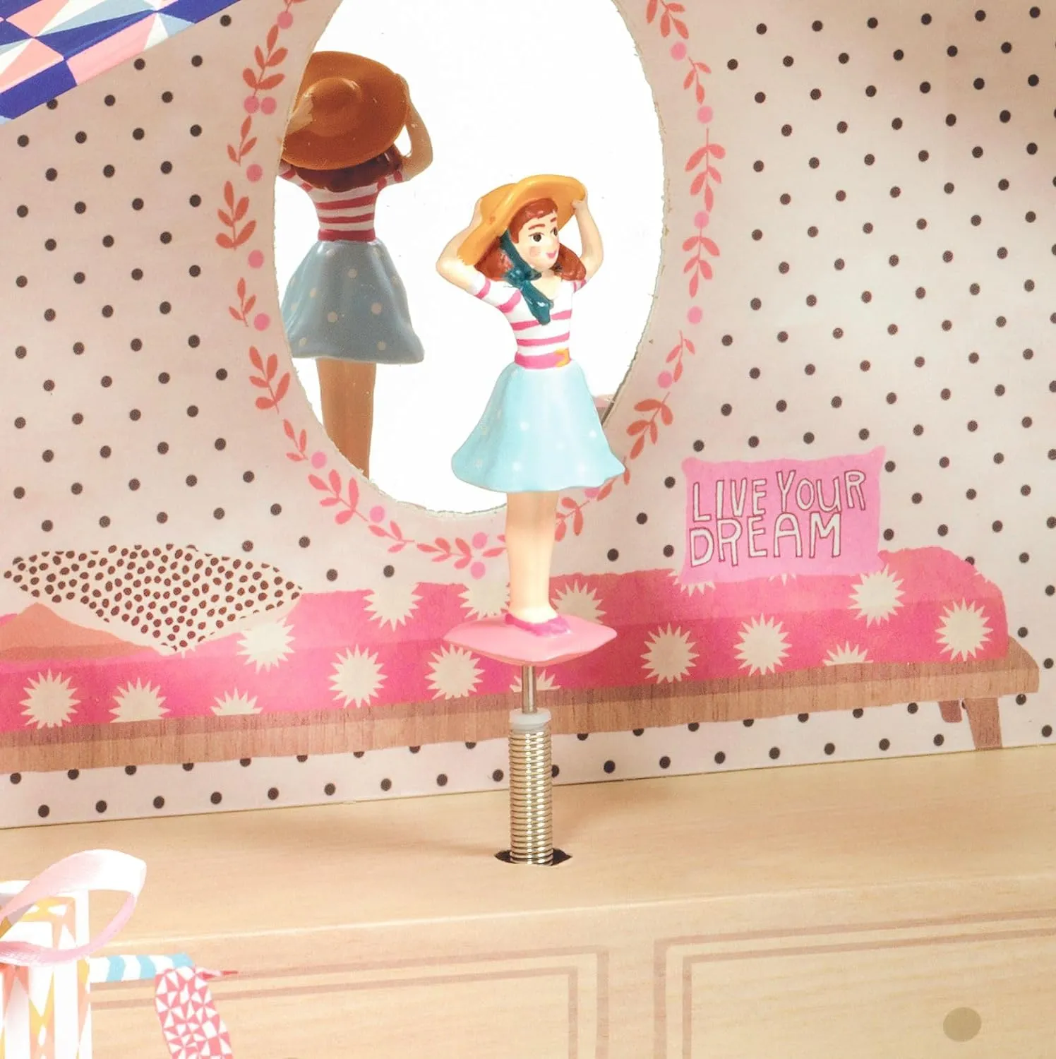 Djeco Tinou Shop Treasure Box