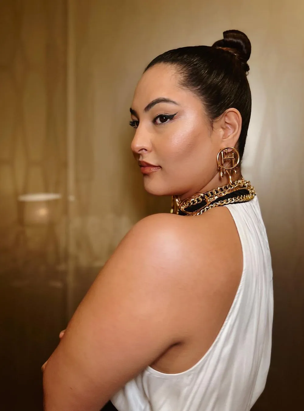 Drip OH Midi Earrings In Gold Finish