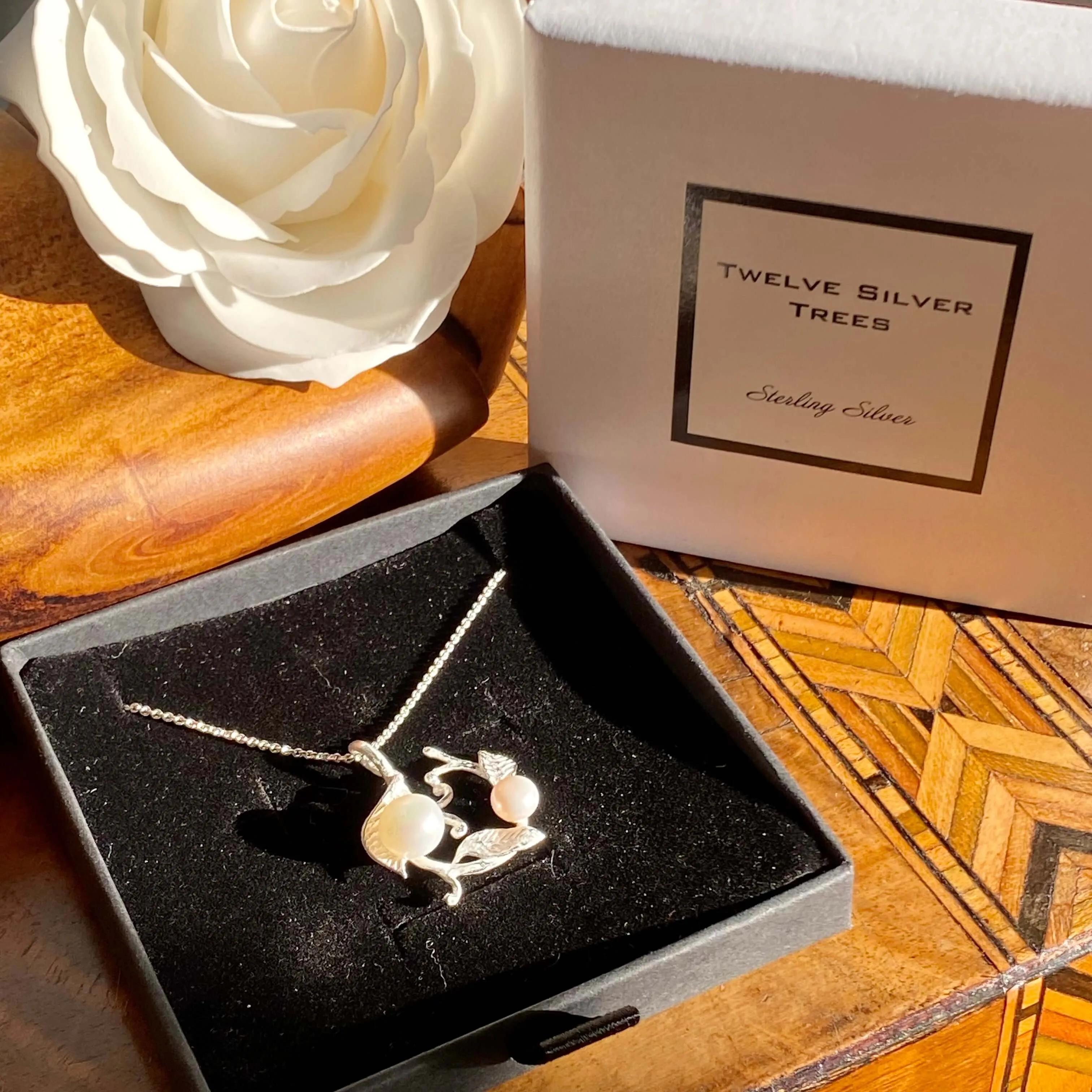Freshwater Pearl & Leaves Wreath Sterling Silver Pendant