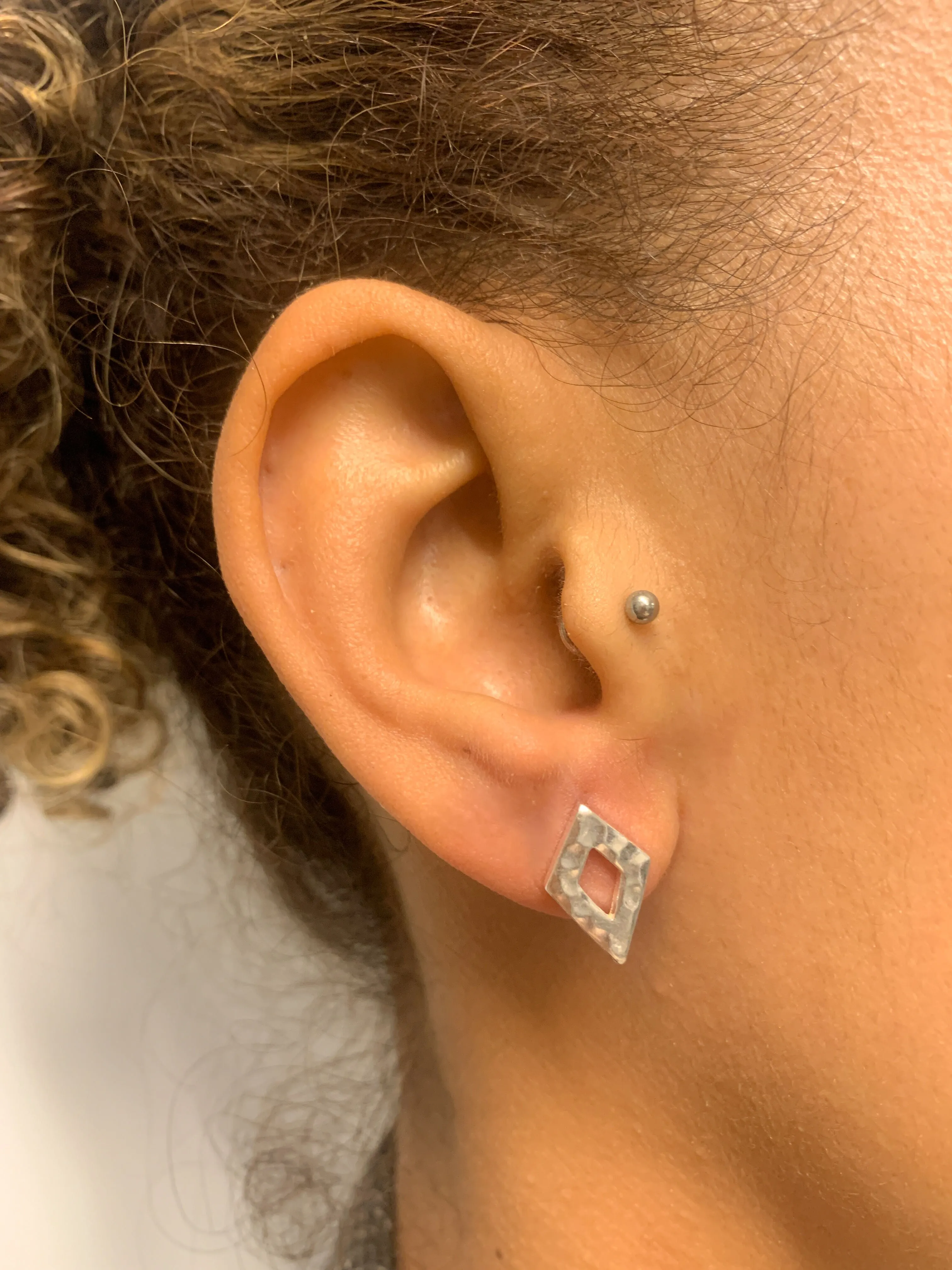 Hammered Kite Earrings - Diamond Shape Earrings - Silver Rhombus Studs