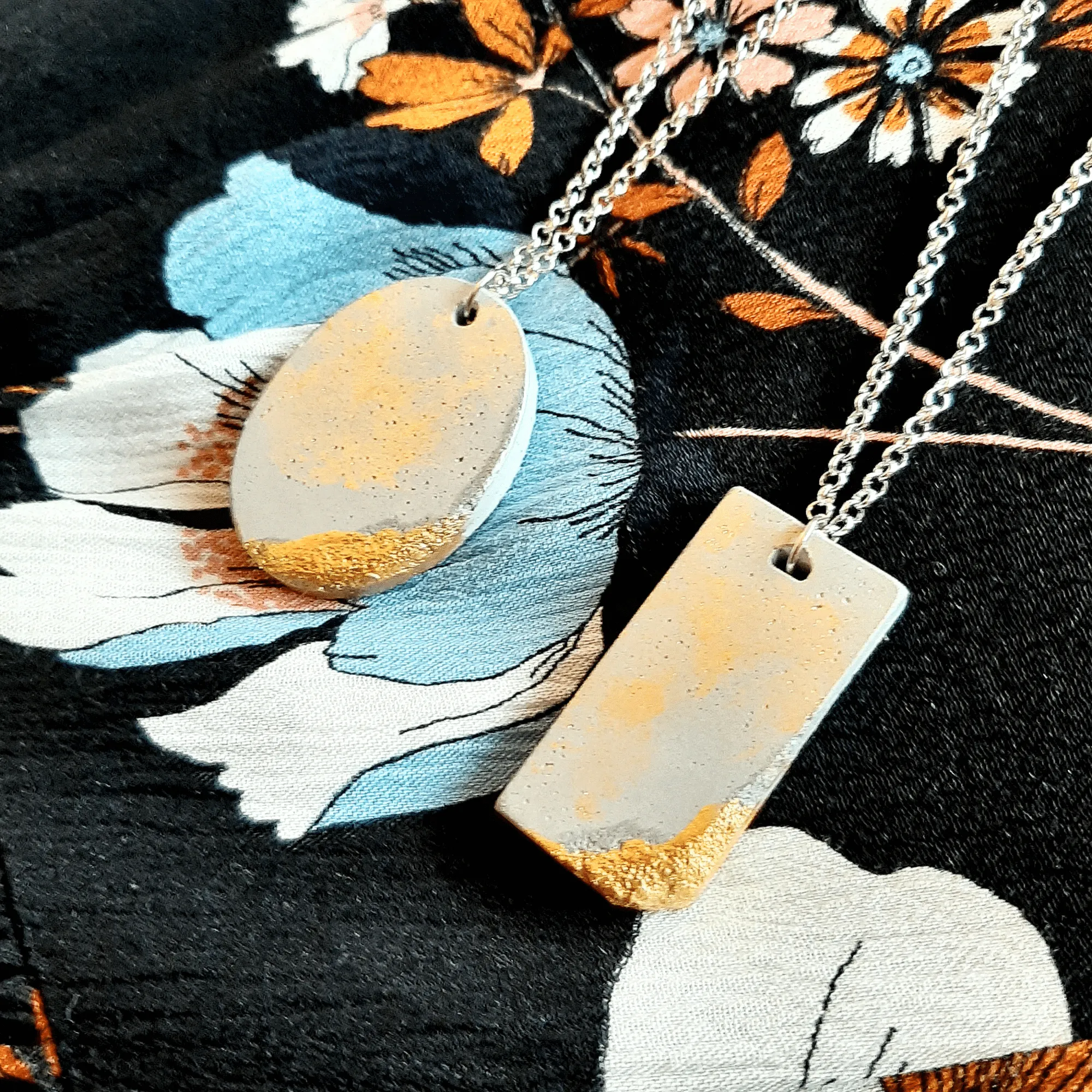 Handmade Minimalist Style Concrete Gold Smudged Pendant Necklace