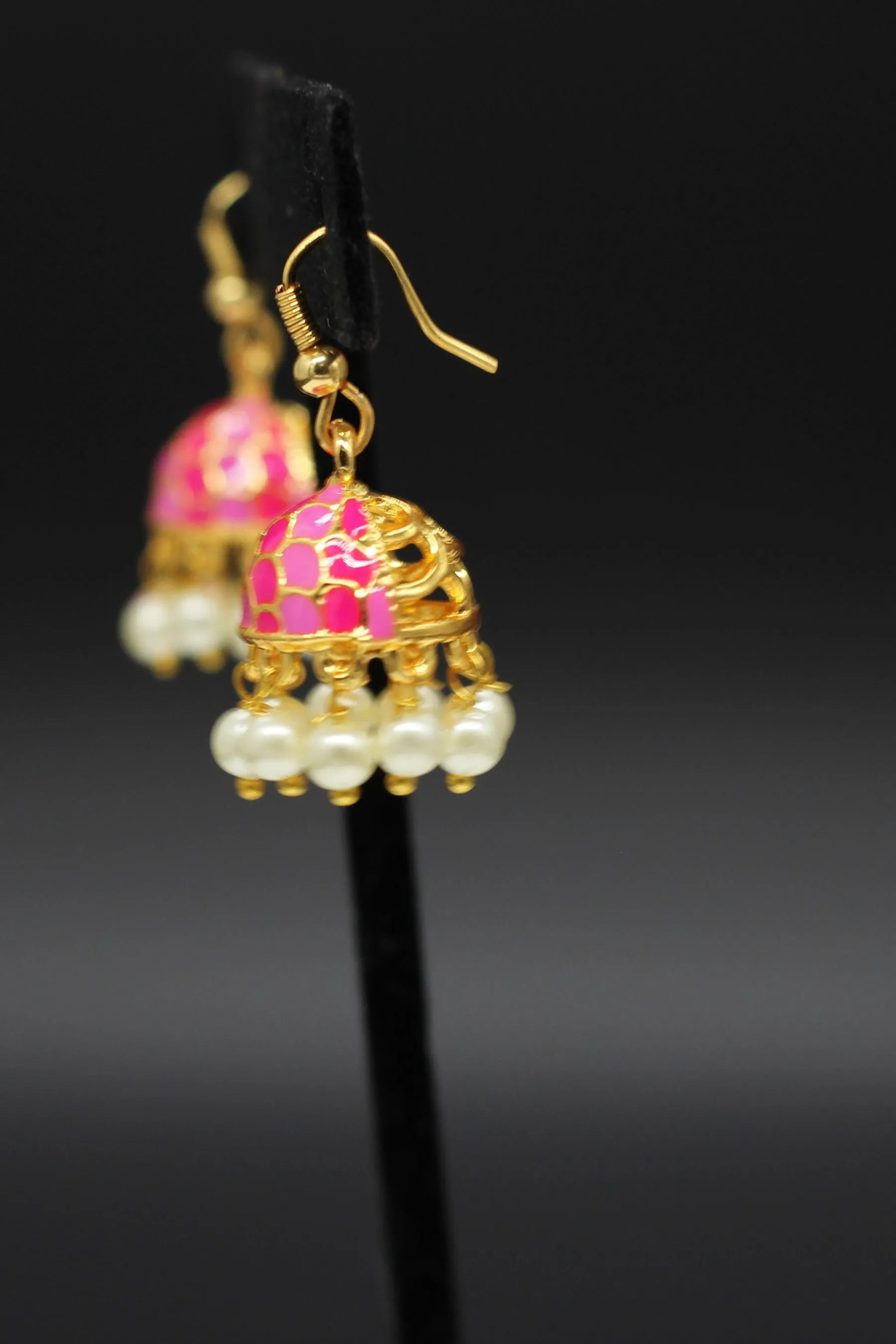 Lightweight Metal Earrings with Imitation Pearls |Alloy with Gold Plating