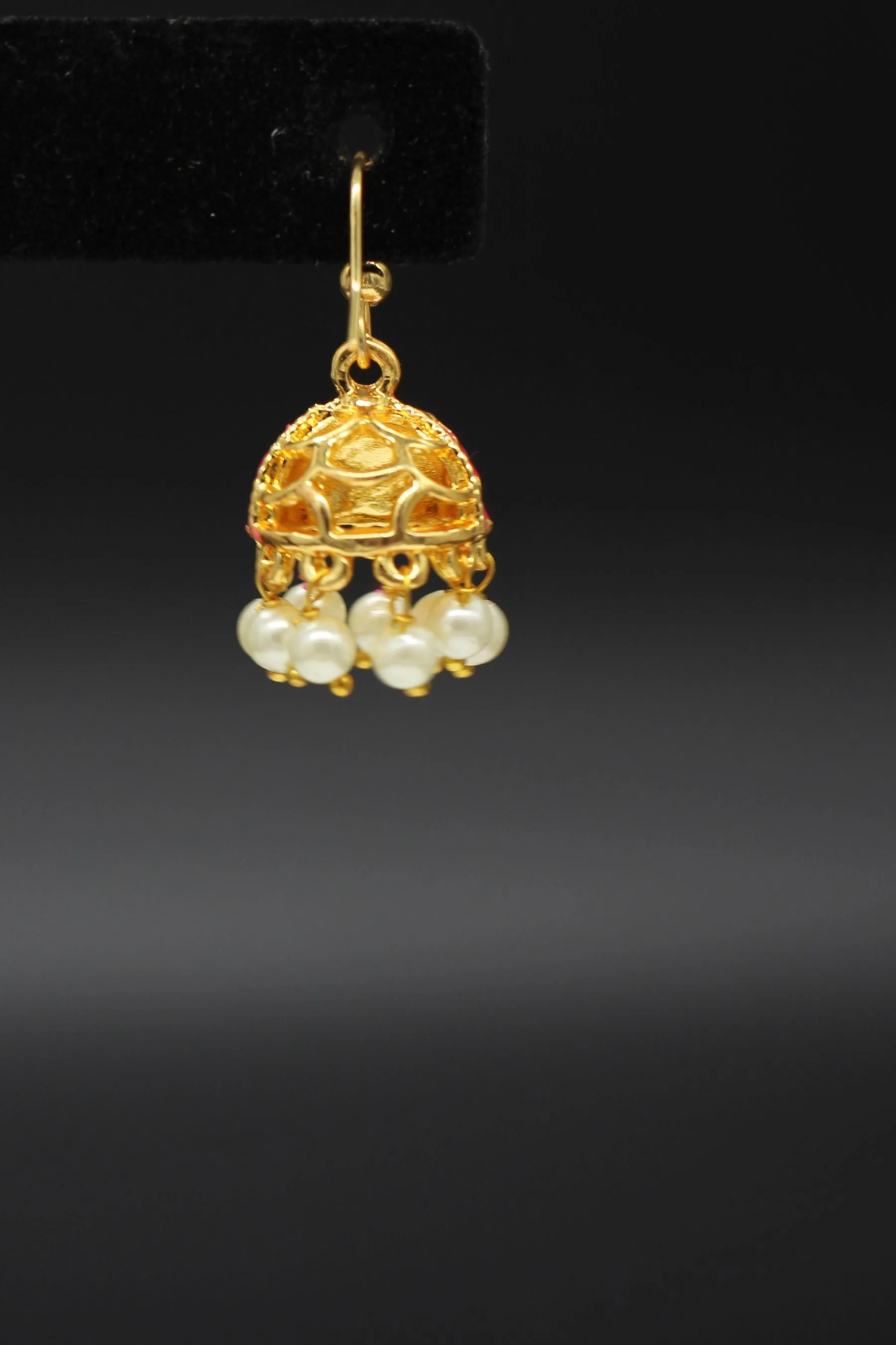 Lightweight Metal Earrings with Imitation Pearls |Alloy with Gold Plating