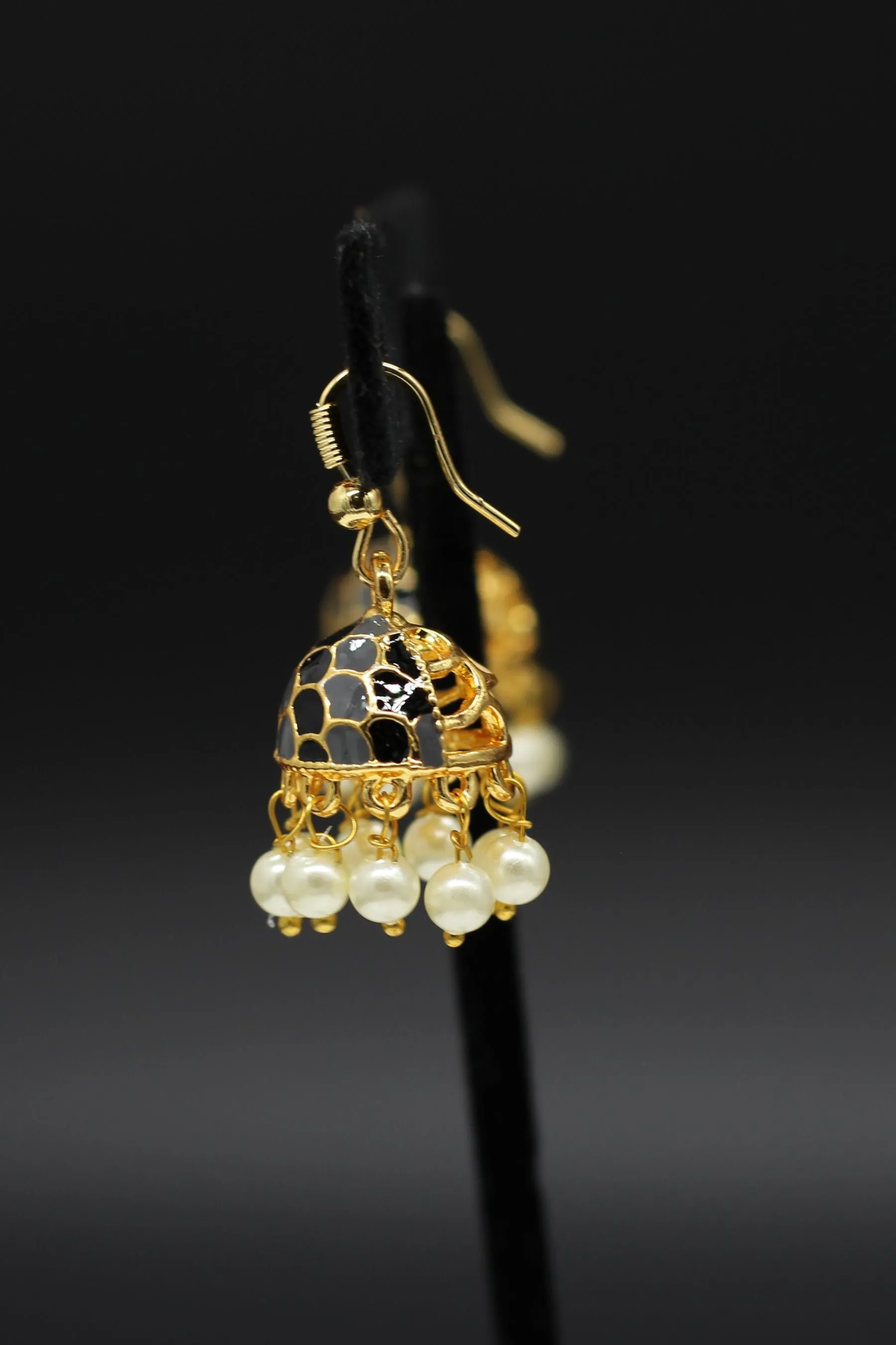 Lightweight Metal Earrings with Imitation Pearls |Alloy with Gold Plating