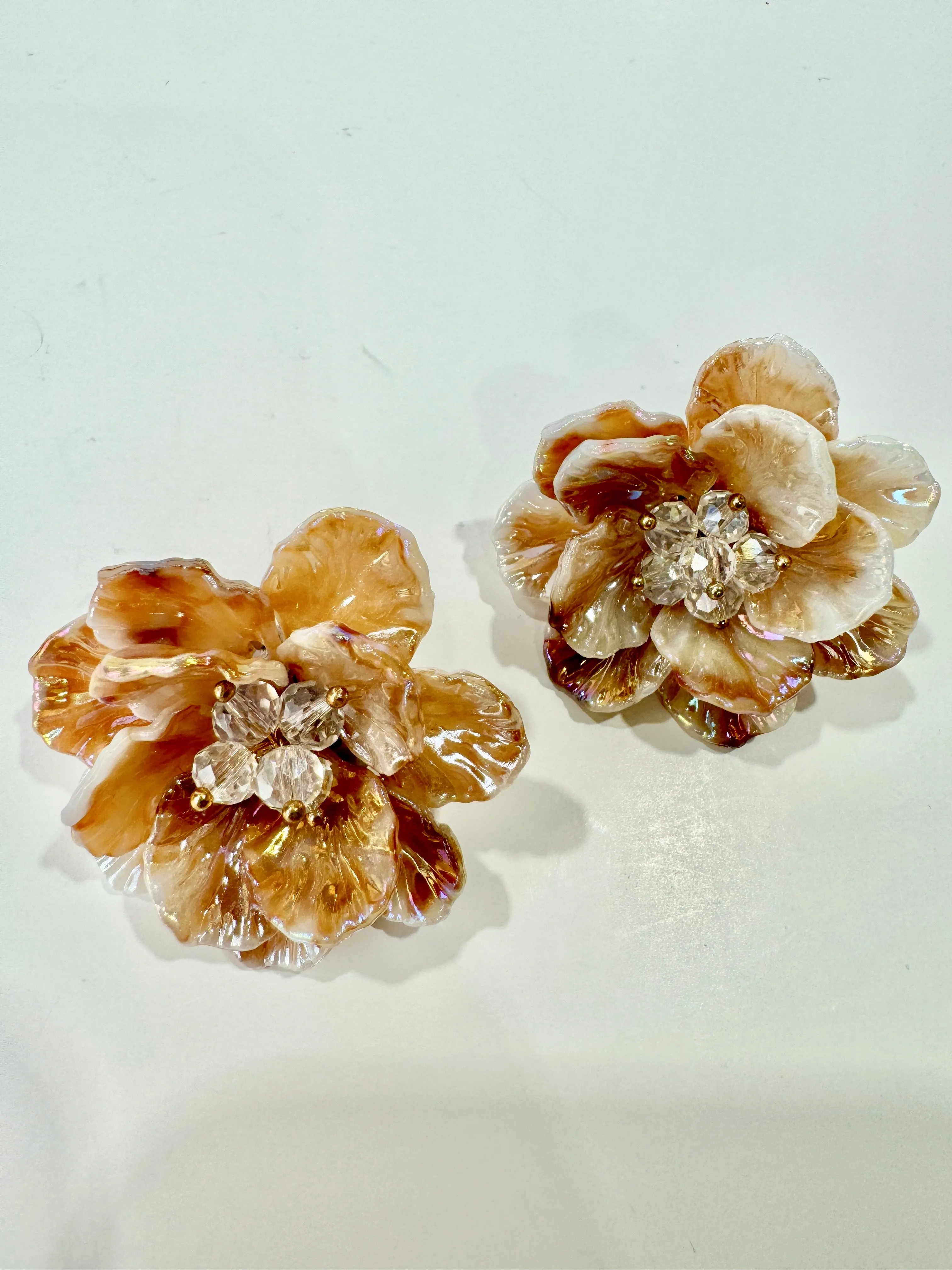Lore - Resin Flower Earrings with Crystal Center