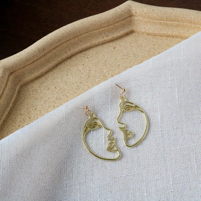 Punk Human Face Drop Earrings For Women Retro Abstract Hollow out Statement Hand Metal Fashion Dangle Earring Jewelry