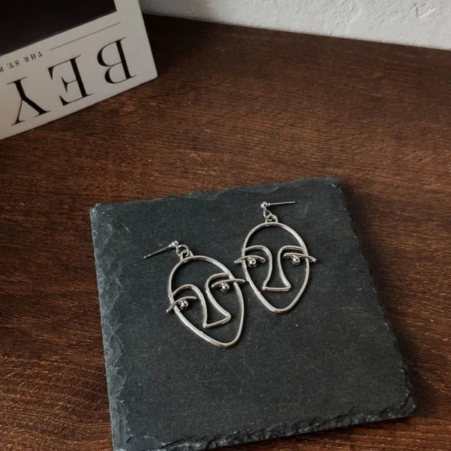 Punk Human Face Drop Earrings For Women Retro Abstract Hollow out Statement Hand Metal Fashion Dangle Earring Jewelry