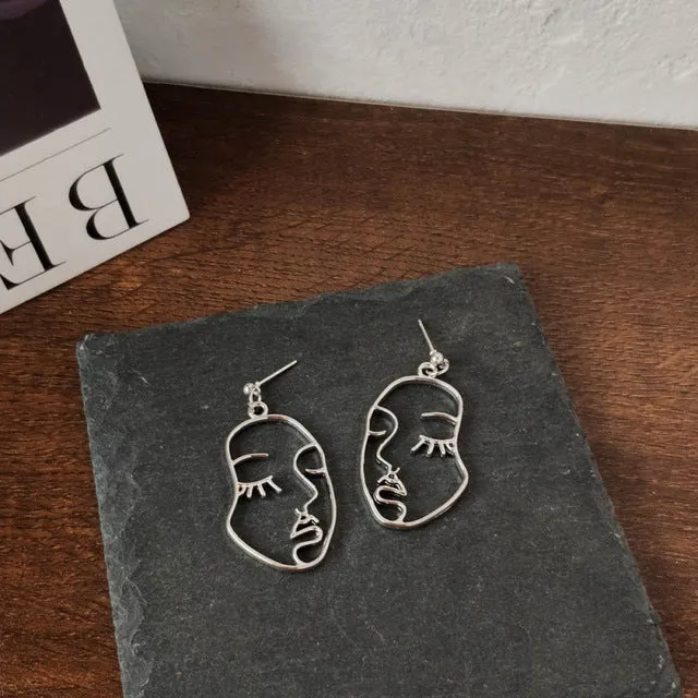 Punk Human Face Drop Earrings For Women Retro Abstract Hollow out Statement Hand Metal Fashion Dangle Earring Jewelry
