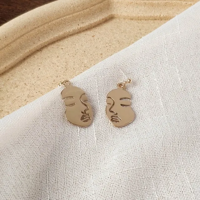 Punk Human Face Drop Earrings For Women Retro Abstract Hollow out Statement Hand Metal Fashion Dangle Earring Jewelry