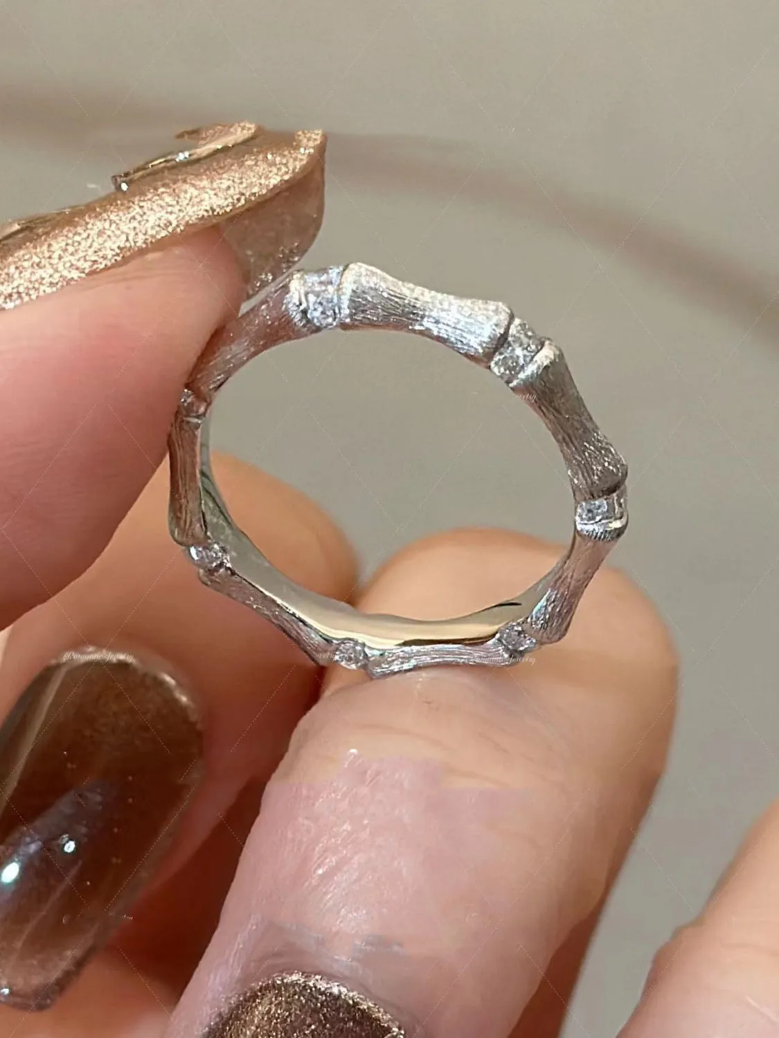[Retro Luxe] 18K Gold Bamboo Ring - Brushed Bamboo Style with Diamond Accents, Ideal for Weddings and Anniversaries, Perfect for Men and Women