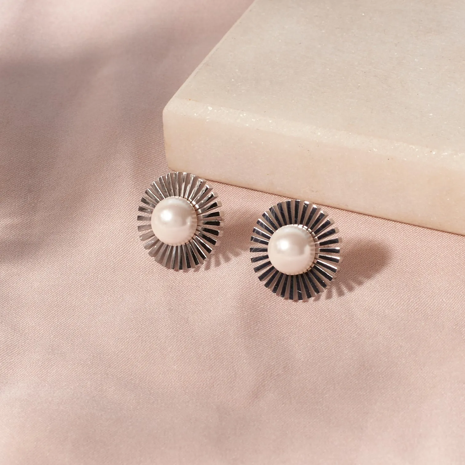 Silver Pearl Centric Earrings