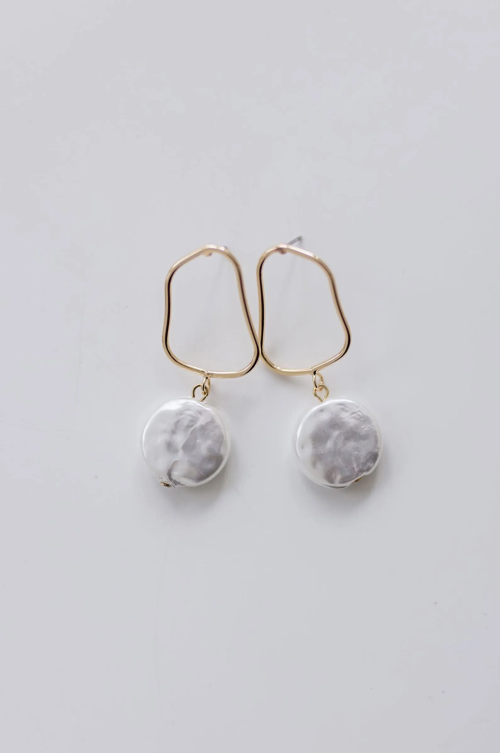 Stassi Abstract Pearl Drop Earrings Gold