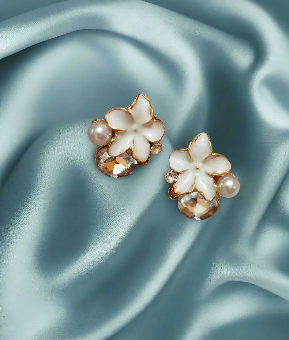 Trendy light weight shiny earring with korean western stylish danglers-h