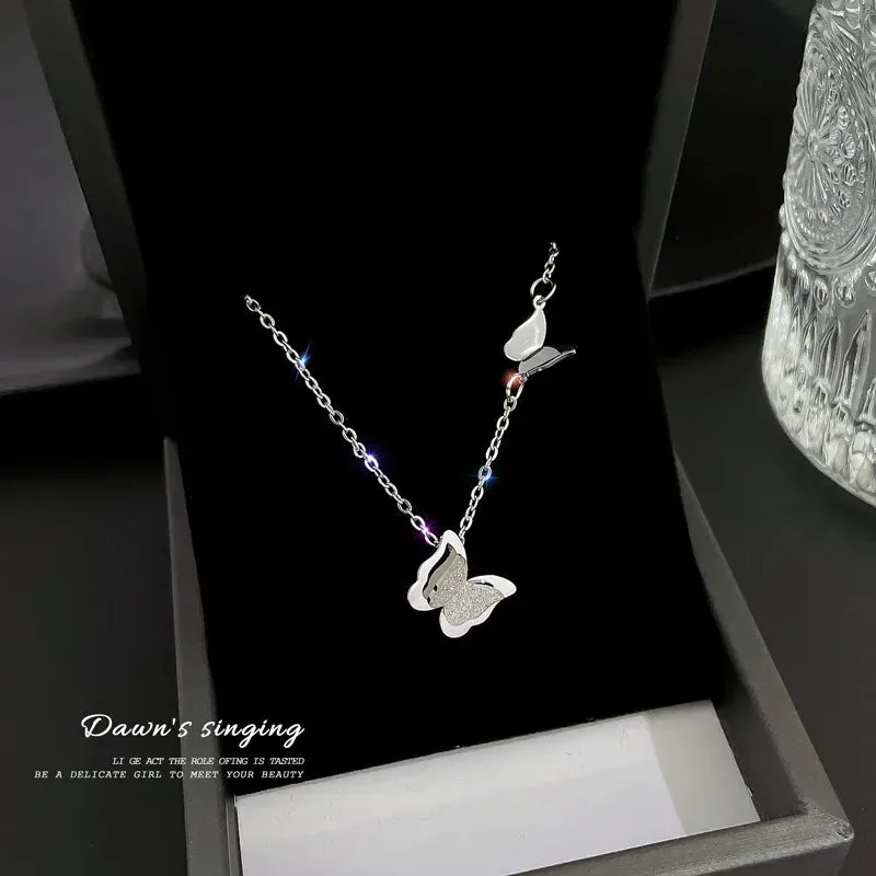Unique and Elegant Copper-plated Gold Color Pendant Necklace, Perfect for Women's Fashion Accessories